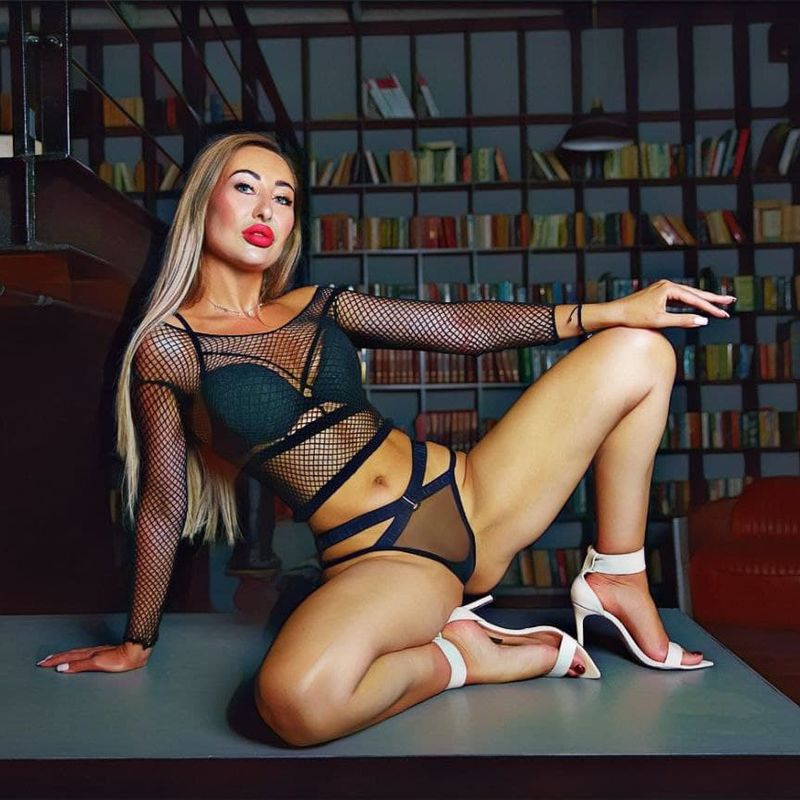 Nft Cassandra In Library #3/3